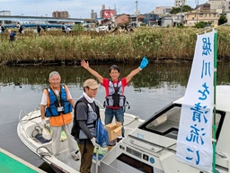 秋の堀川一斉清掃01_森ともお